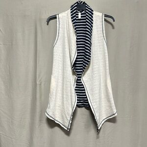 Matilda Jane Open Face Knit Layering Vest Reversible‎ Blue Ivory Stripes Size S